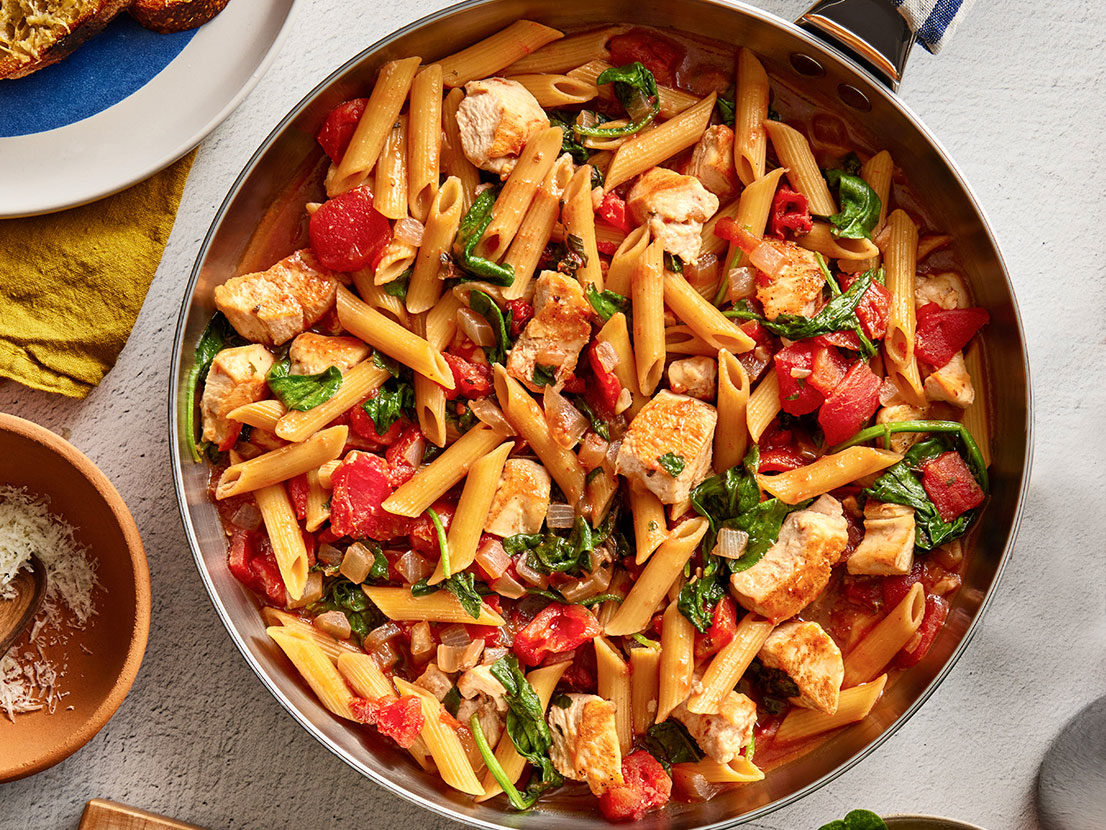 https://www.campbells.com/swanson/wp-content/uploads/2021/07/One-Pan-Chicken-Pasta-Romano_card-1106x830.jpg