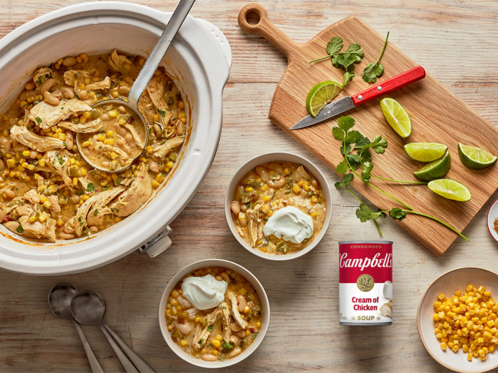 https://www.campbells.com/wp-content/uploads/2020/06/slow-cooker-corn-and-chicken-chili-712x534.jpg